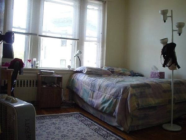 2nd image of 107 Gordon St APT 10