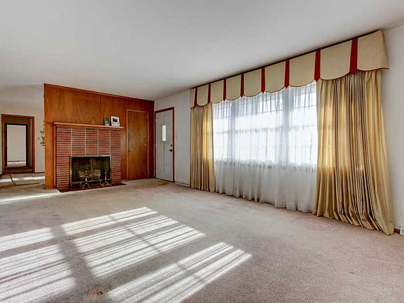 4th image of 4321 Mildred Dr