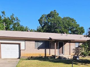 321 Patricia Ln, Bedford, TX 76022