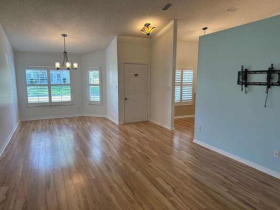 4th image of 26300 Glen Eagle Dr