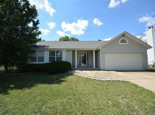 317 Whispering Woods Dr, Saint Peters, MO 63304