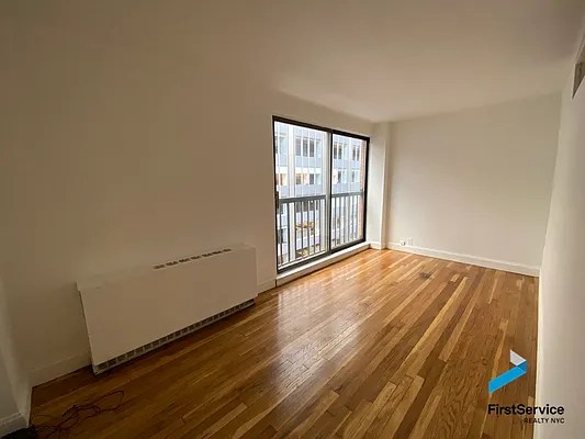 Rented by FirstService Realty (legacy) | media 7