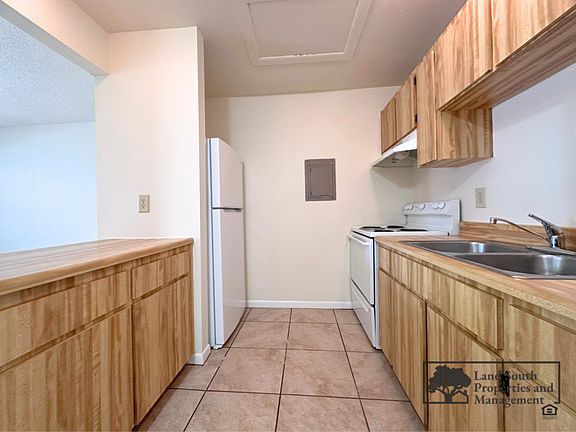 4th image of 724 Angelina Ln #A-d