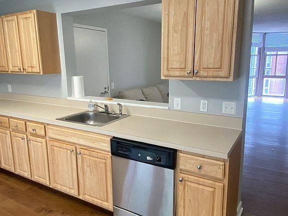 2nd image of 5 Yarmouth Pl APT 5