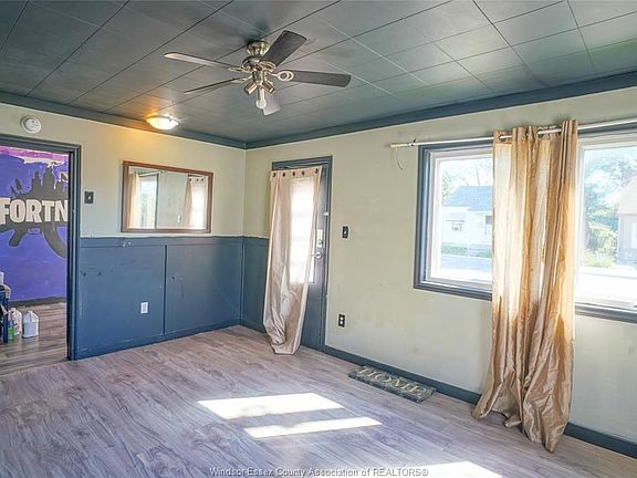 4th image of 16 McNaughton Ave