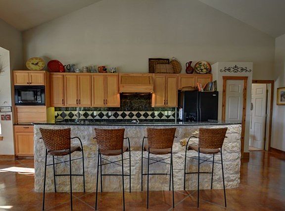 5th image of 988 Estates Dr