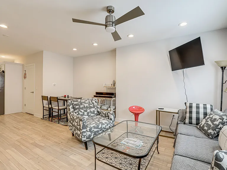 1322 S Mole St — Photo 9