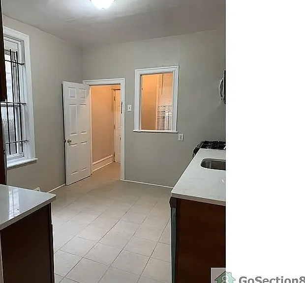 5141 Marion St — Photo 4