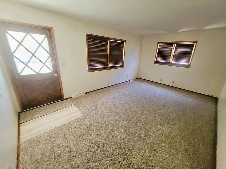 433 N Sheridan St — Photo 3