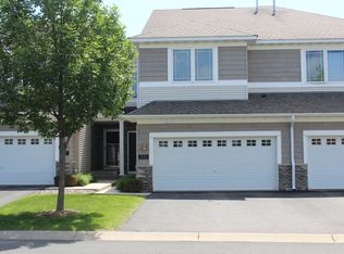 2755 Spy Glass Dr, Chaska, MN 55318