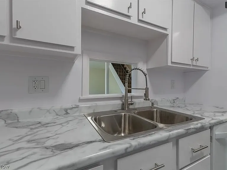 7970 Mentor Ave #D01 — Photo 4