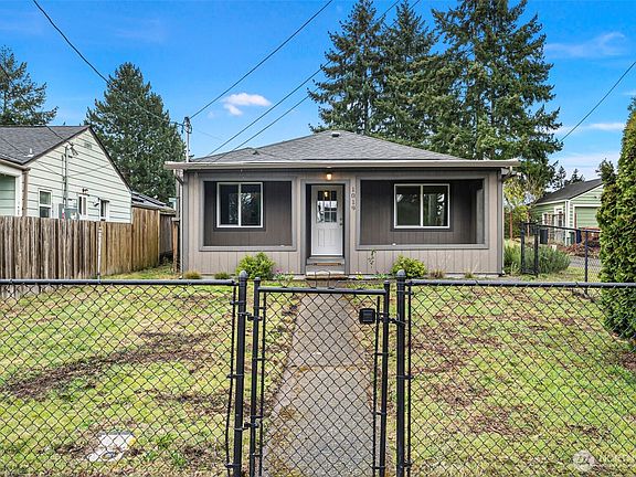 4th image of 1019 S Rochester Street