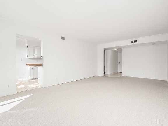 5th image of 800 Jeffery Street #208