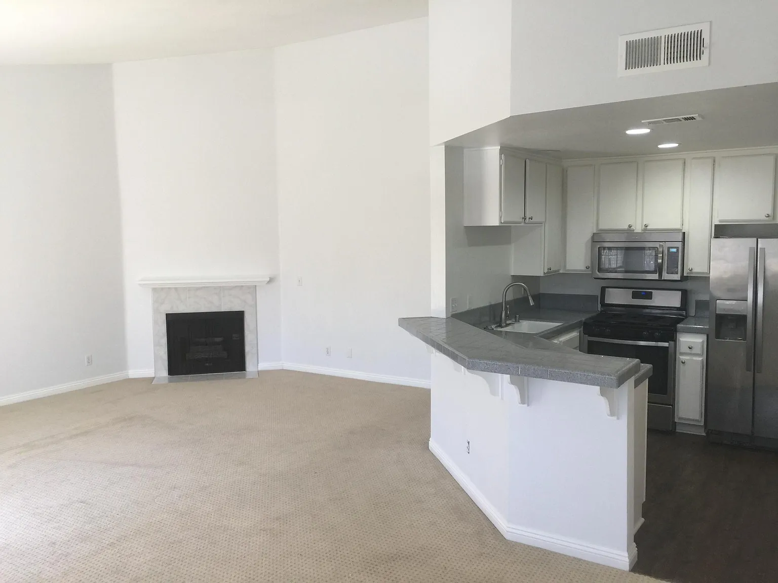 2 bed, 1332 sqft, $2,900 — Photo 2