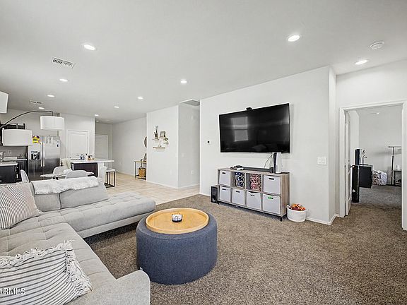 5th image of 1320 W RAYMOND Avenue