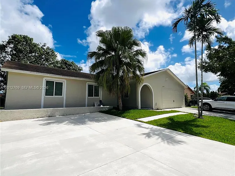 26205 SW 133rd Ct — Photo 1