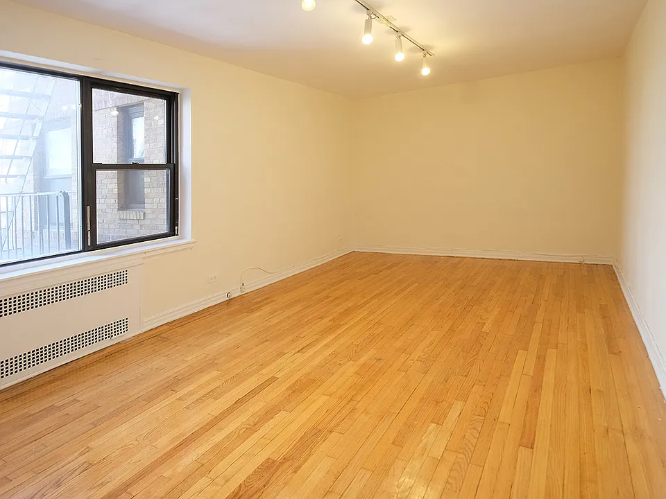70 Clark St #4D
