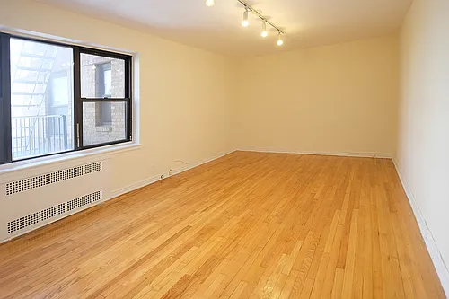 70 Clark St Photo 1