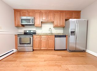 35 Stonehenge Rd APT 6, Londonderry, NH 03053