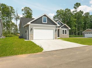 2207 Cottonwood Ave, Grawn, MI 49637