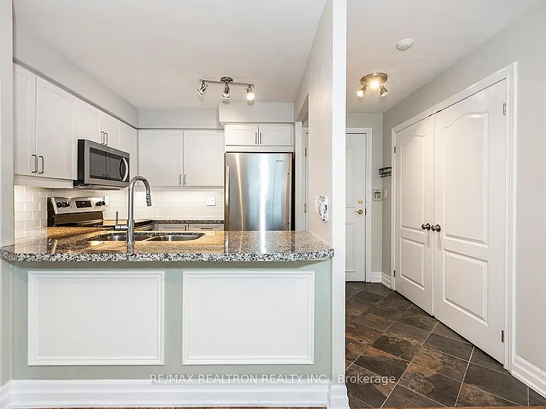 2111 Lake Shore Blvd W #505 — Photo 9