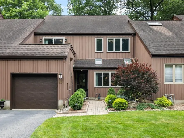 19 N Bayard Ln, Mahwah, NJ 07430