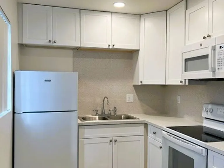 4525 Rainier Ave — Photo 12