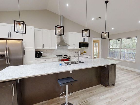 3rd image of 7722 Ramona Dr