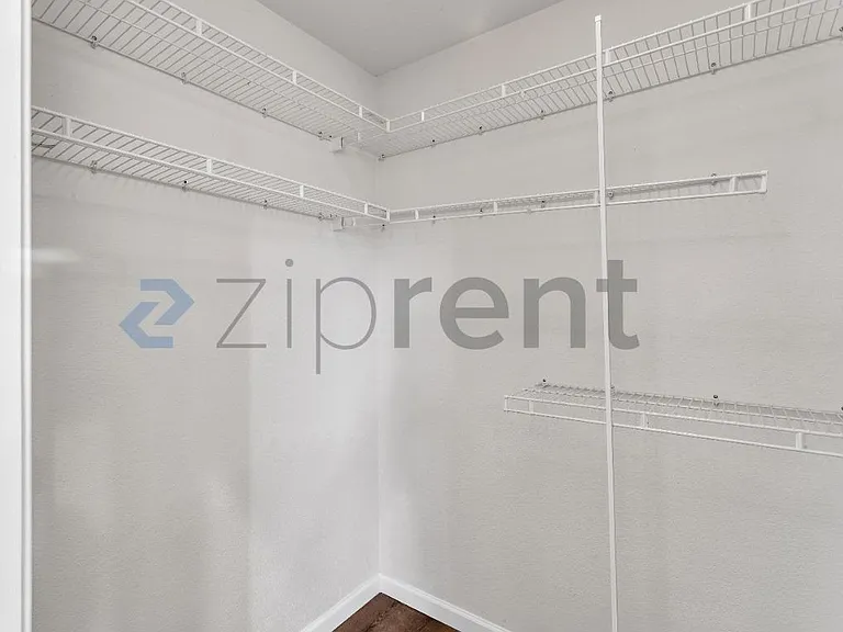 1001 Sandhurst Dr — Photo 55