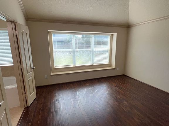 3rd image of 5306 Jay Thrush Dr