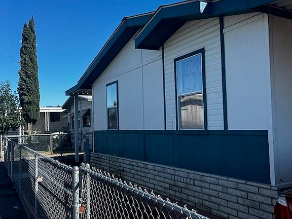 2nd image of 250 N Linden Ave Space 288