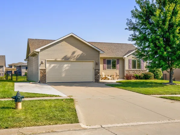 808 NW Reinhart Dr, Ankeny, IA 50023