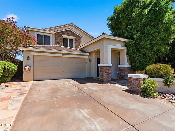 2nd image of 1003 N 169TH Avenue