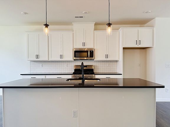 4th image of 1736 Blanche St #1