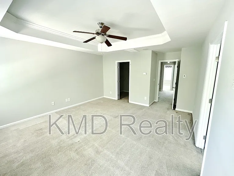 1935 Fleetwood Dr — Photo 9