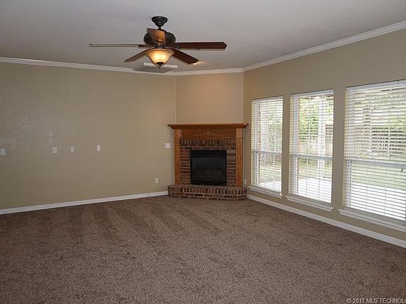 5th image of 14105 E 87th Ct N