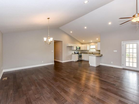 5th image of 144 Uphill Dr