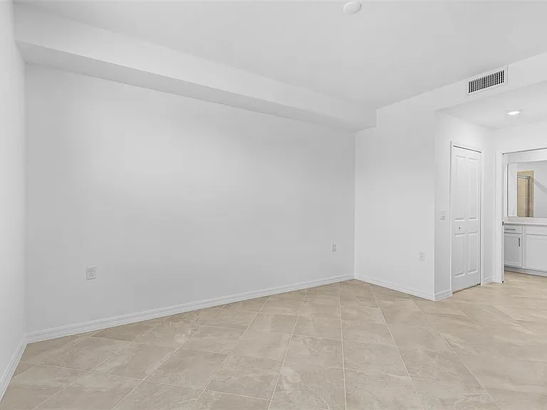 14191 Heritage Landing Blvd #1214 — Photo 8