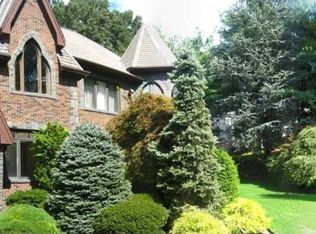 5 Meadow Ct, Norwood, NJ 07648