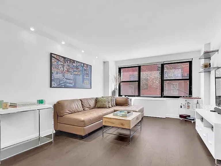 200 E 27th St #2-G — Photo 4