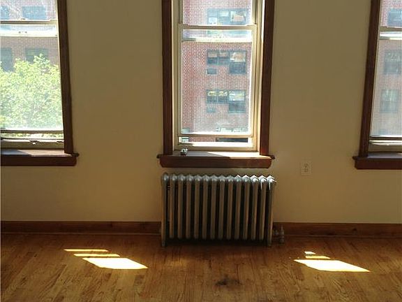 3rd image of 624 Morris Ave APT 1
