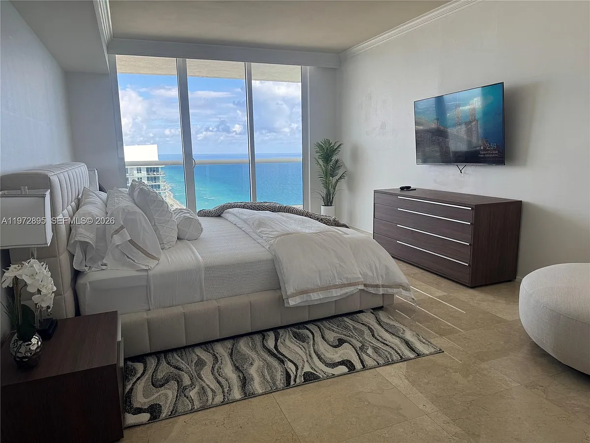 Building Photo - 1830 S Ocean Dr #5008
