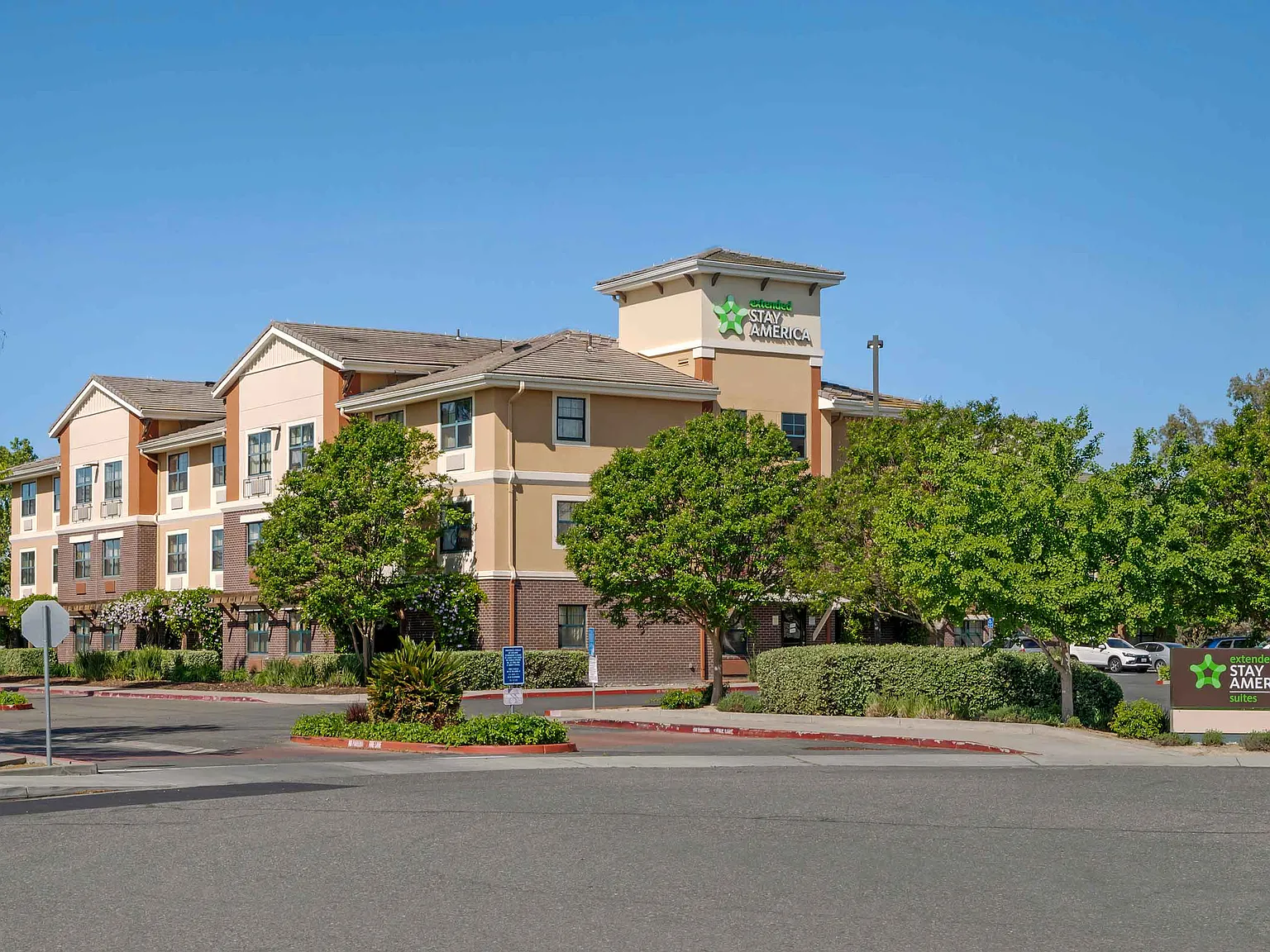 Sacramento - Elk Grove — Photo 2