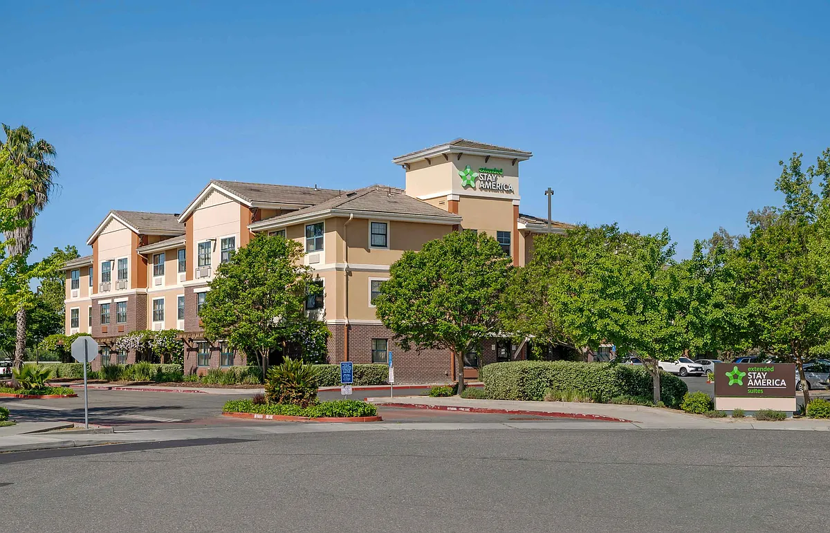 Exterior - Sacramento - Elk Grove
