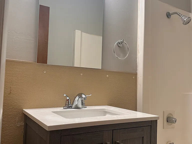 819 Studio Bathroom