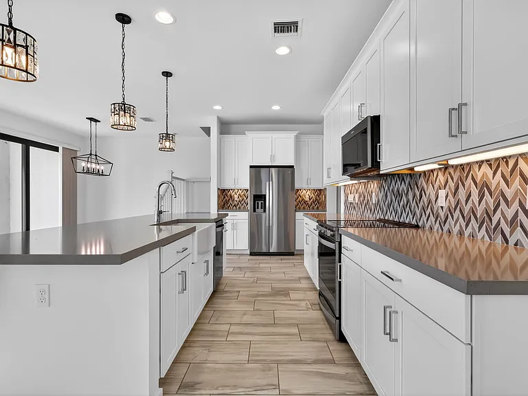 8792 Antarus Dr — Photo 8