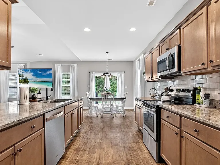 55 Hill Top Cir — Photo 17