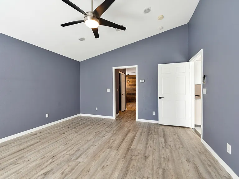 5049 Forest Oaks Dr — Photo 33