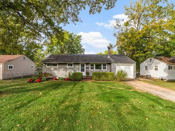 7828 Ash St, Prairie Village, KS 66208