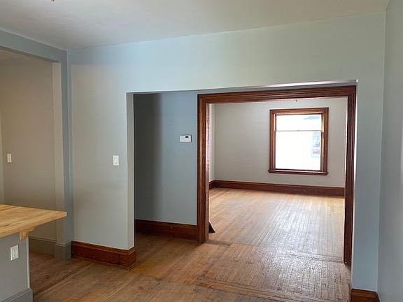 2nd image of 310 E Henley St #1/2